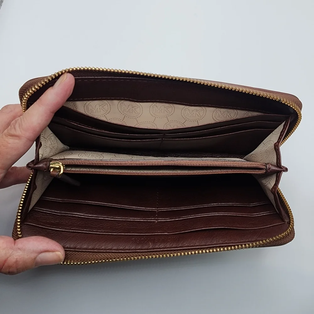 🚫SOLD🚫 MK Michael Kors Continental Signature Fabric Logo Wallet Zip Around - Picture 6 of 11